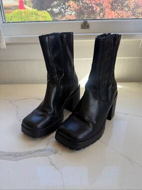 Y2K Vintage Unionbay Faux Leather Square Toe Chunky Sole mid shaft Boots black 5